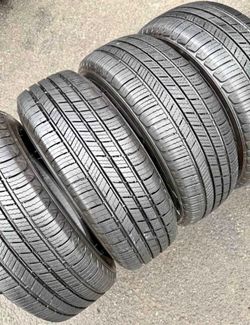 225/65/17 Michelin 📍📍 Vendo un set de llantas con 80% de vida las 4 📍🌟