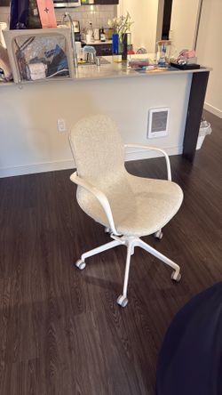 Chair with Arm Rest