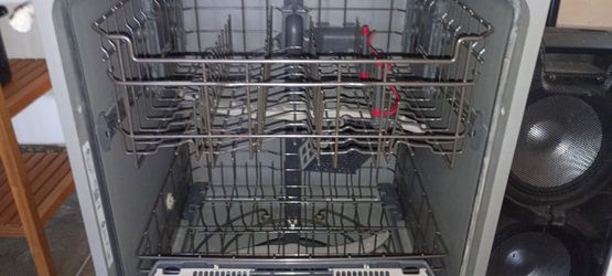 Built-In Dishwasher with 3 Rack Interior
