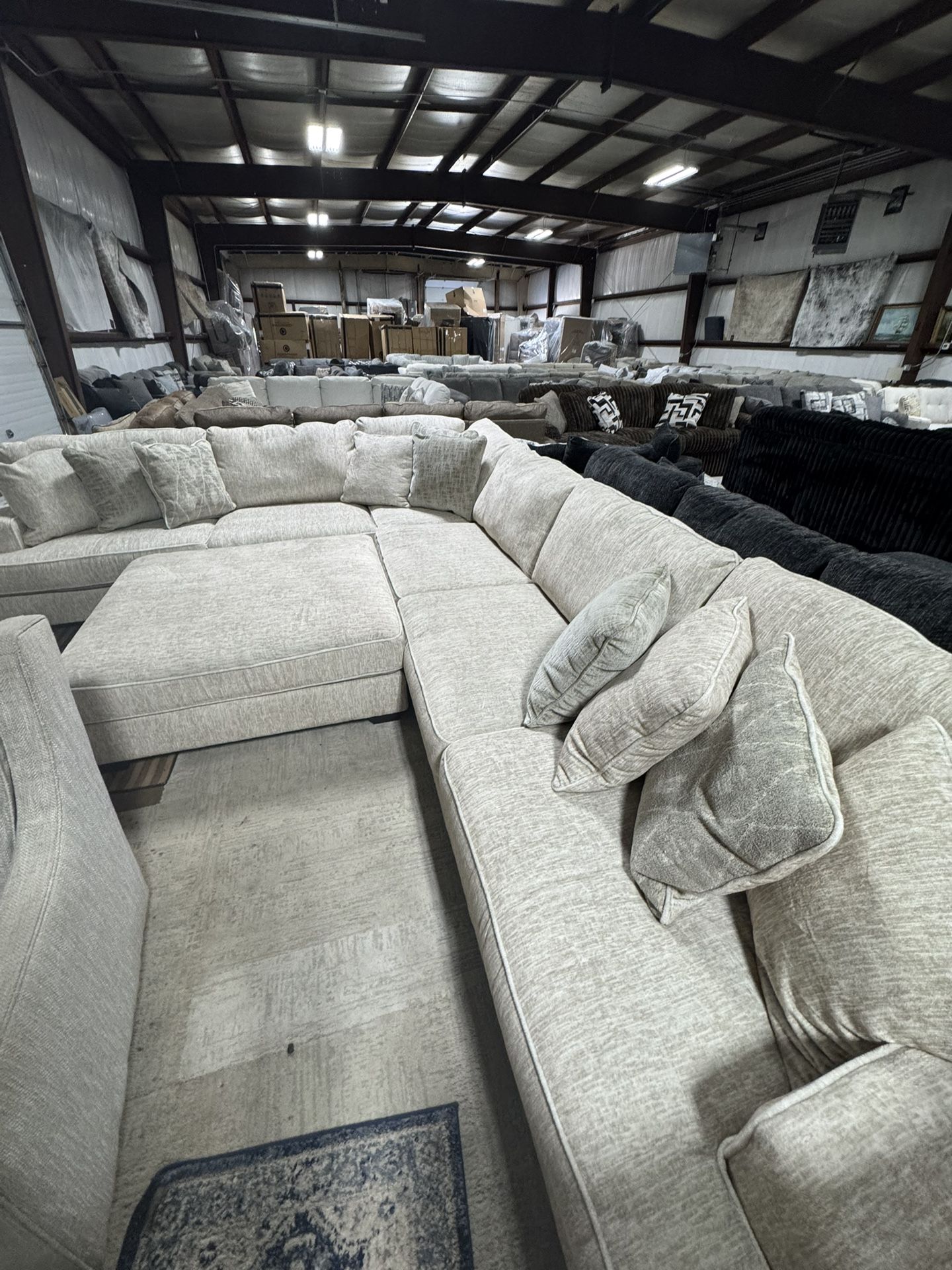 SECTIONALS 50% TO 80% OFF RETAIL PRICES WITH SAME DAY DELIVERY ๐