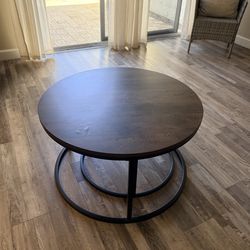Nesting table