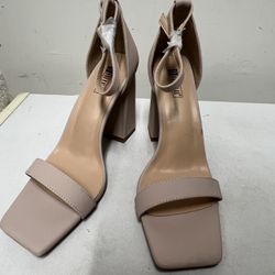 Heels Size 8.5 *NEW*
