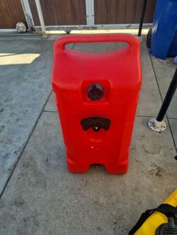 Portable Red Plastic Fuel Tank (scepter)