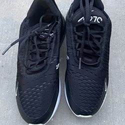 Nike Air Max women’s 270 size 8