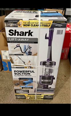 Shark Lift Away with Powerfins