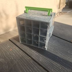 Minecraft 2014 figure holding case in great shape 