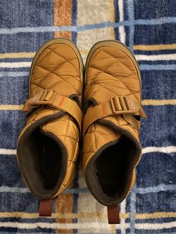 Chaco Ramble Puff boots women’s 8.5