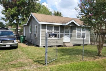 Family Special/Roommate Special! College Student Special! $1,100.00 per month/ 2 bedroom 1 bath 77020