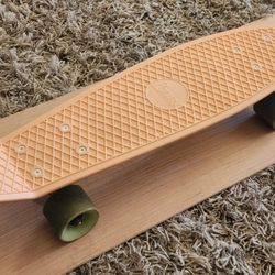 Penny Australia 22" Mini Cruiser Skateboard, Peach/ Green Wheels - Good Condition 