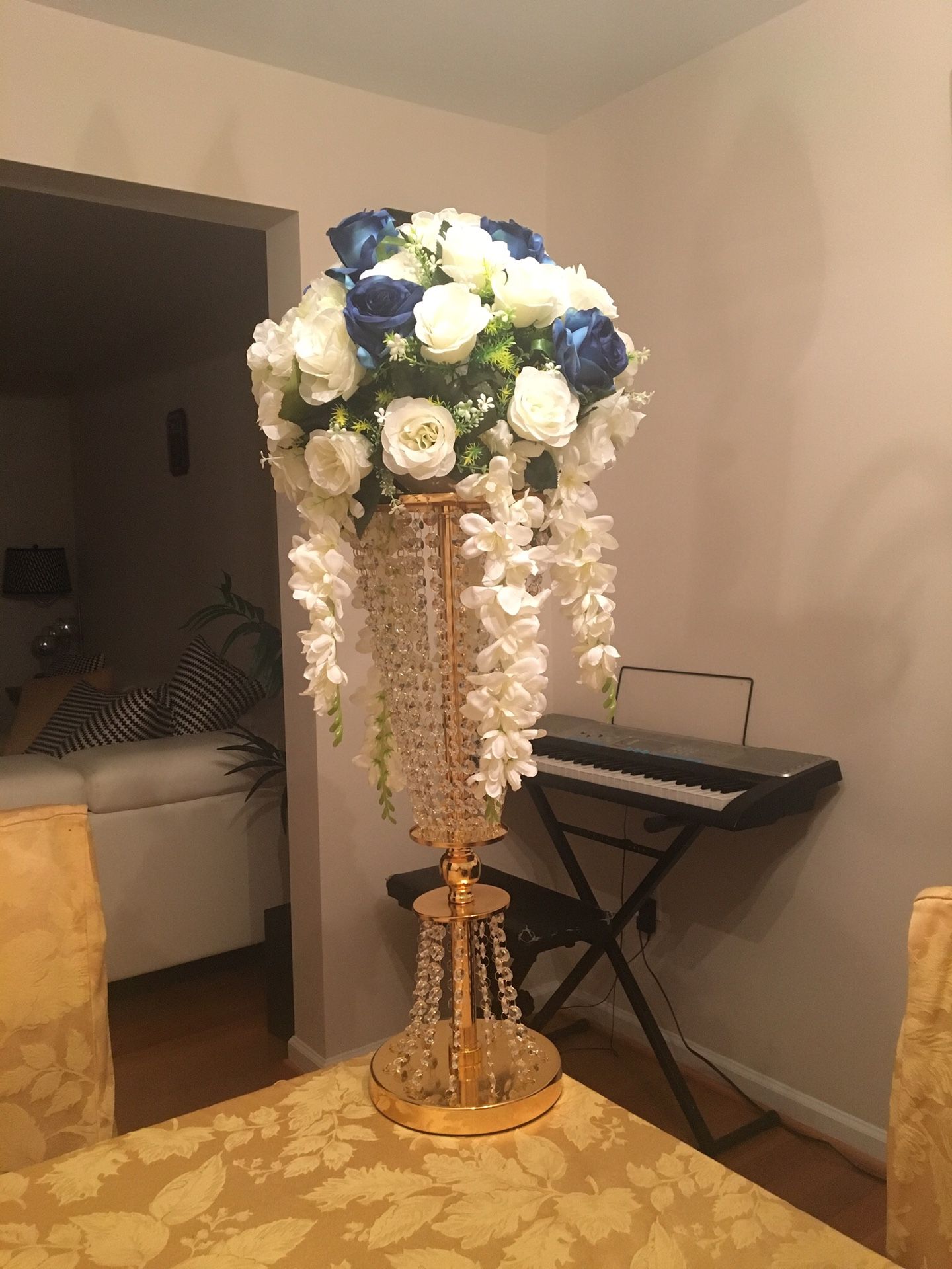 Flower arrangement stand