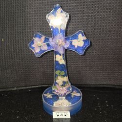 Cross, resin with dried flowers