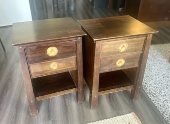 Beautiful pair of nightstands