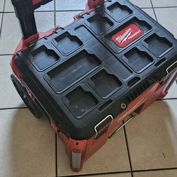Milwaukee Rolling Packout, Low Profile Part Organizer