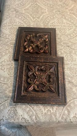 2 Decorative Wall Art