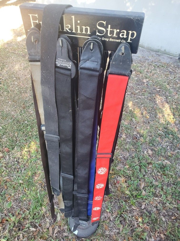 31 Guitar And Bass Straps And Stand