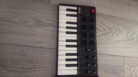 Akai MPK Mini MIDI Keyboard Controller
