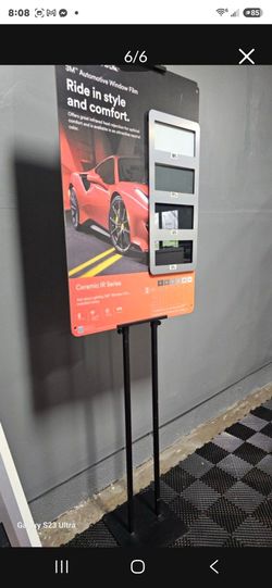 Adjustable Poster Stand
Pedestal - Pedestales para avisos publicitarios , cuadros . Es ajustable a cualquier tamaño.