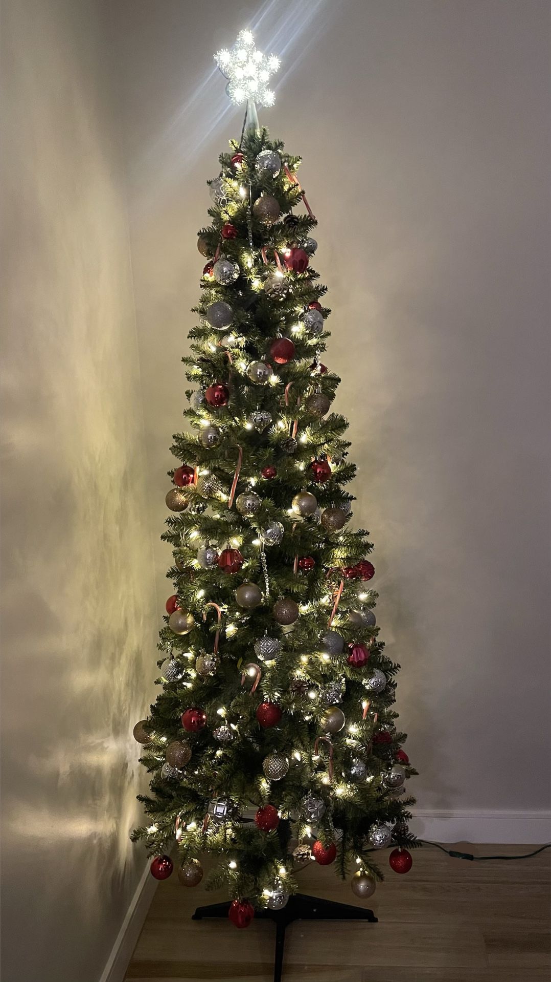 7 ft pre lit christmas tree