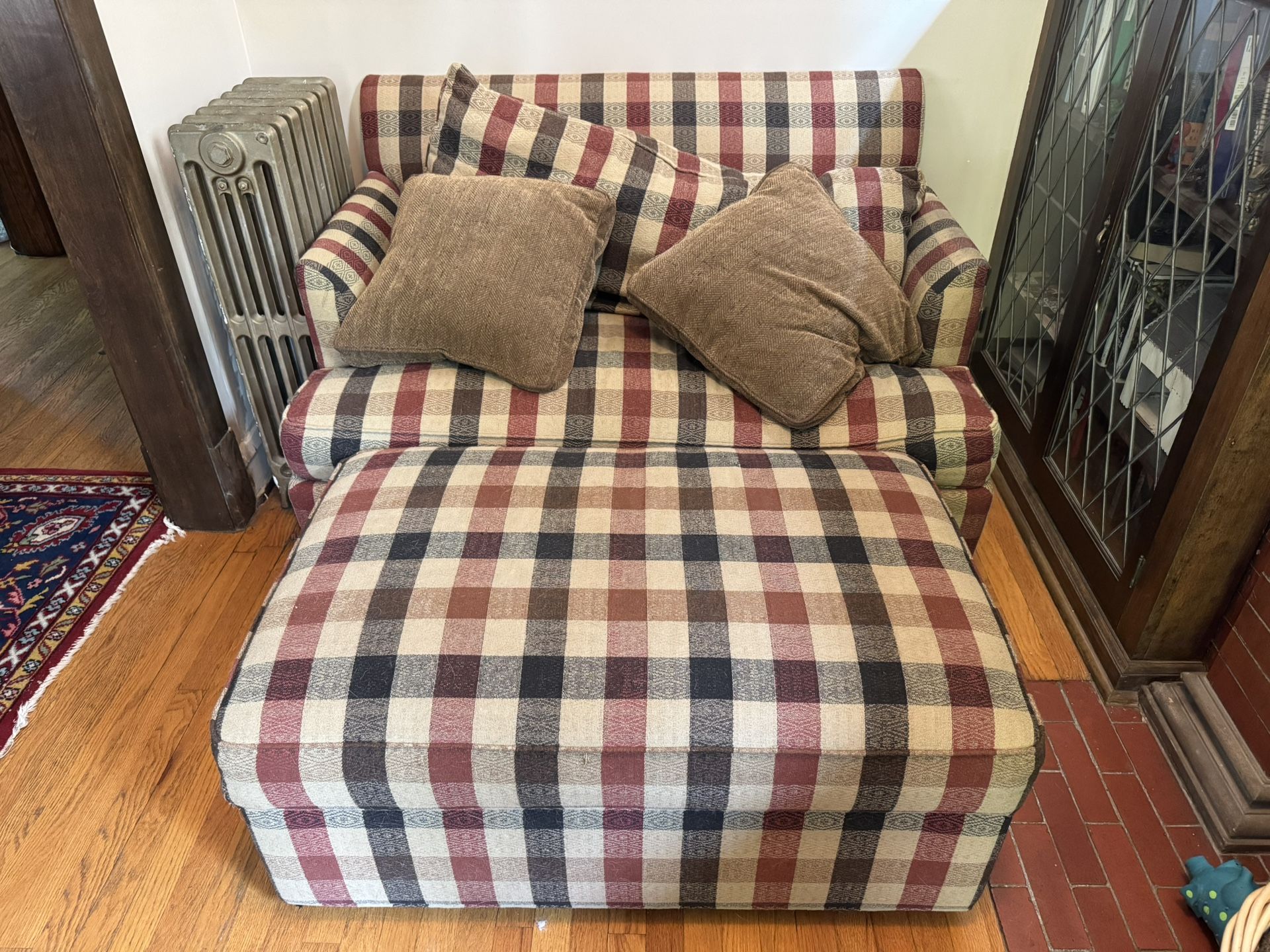 Big Comfy Chair w/ Ottoman And Pullout