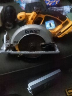 DeWalt skill saw