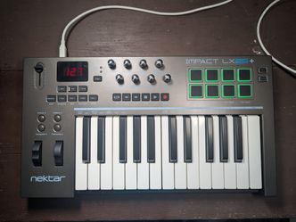 MIDI Keyboard - Nektar Impact LX25+