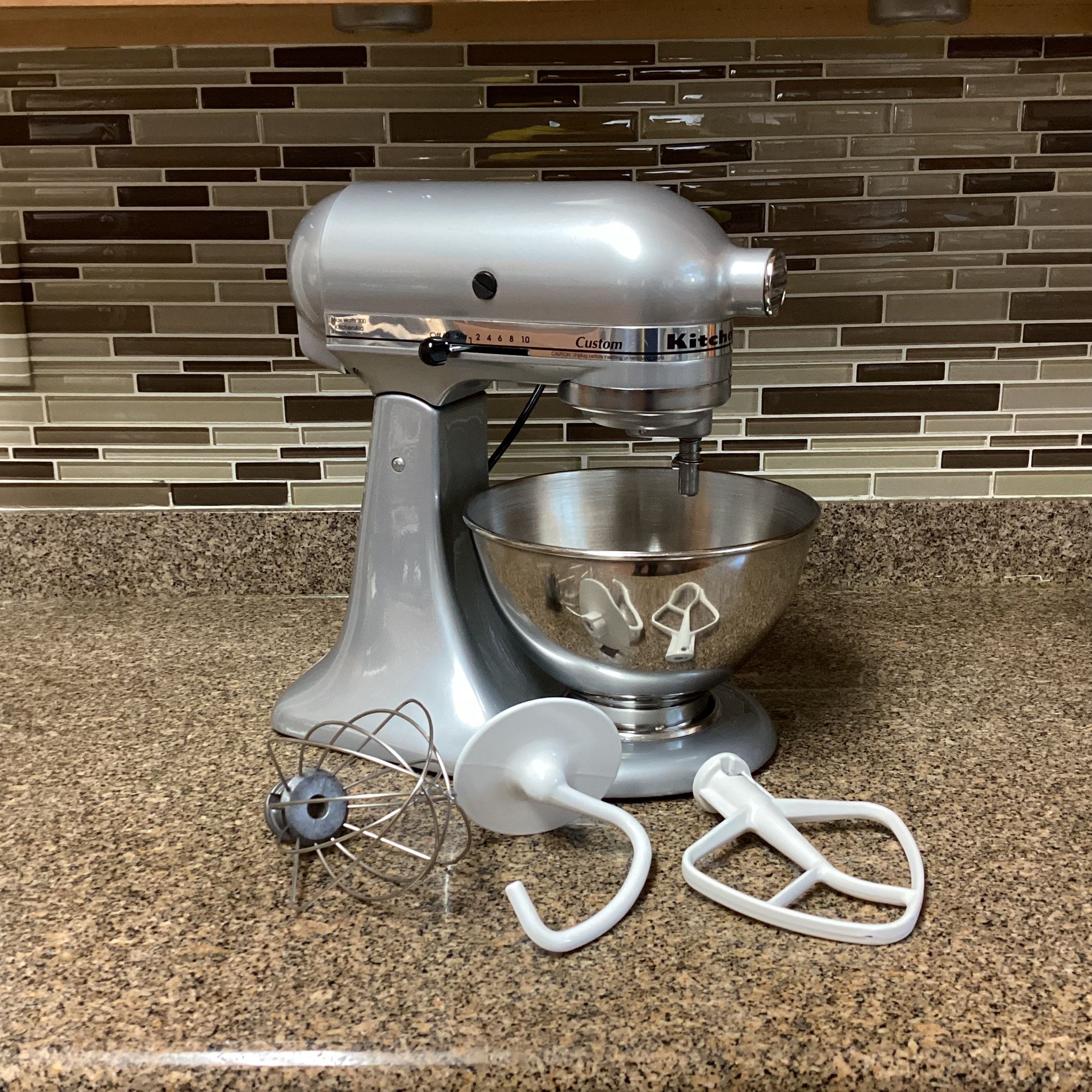 Mixer-KitchenAid. (G)