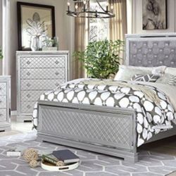 Brand New Silver & Grey 4pc Queen Bedroom Set (Available In California & Eastern King Size)