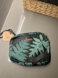 NWT Green Hawaii Large Pouch
