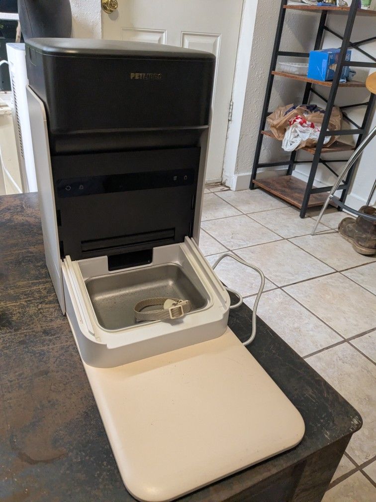 Automatic Cat Feeder With Collar Activated 