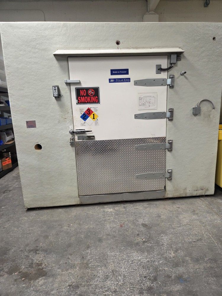 Polar King 10 X10' Finrrglass Shell Walk In Freezer
