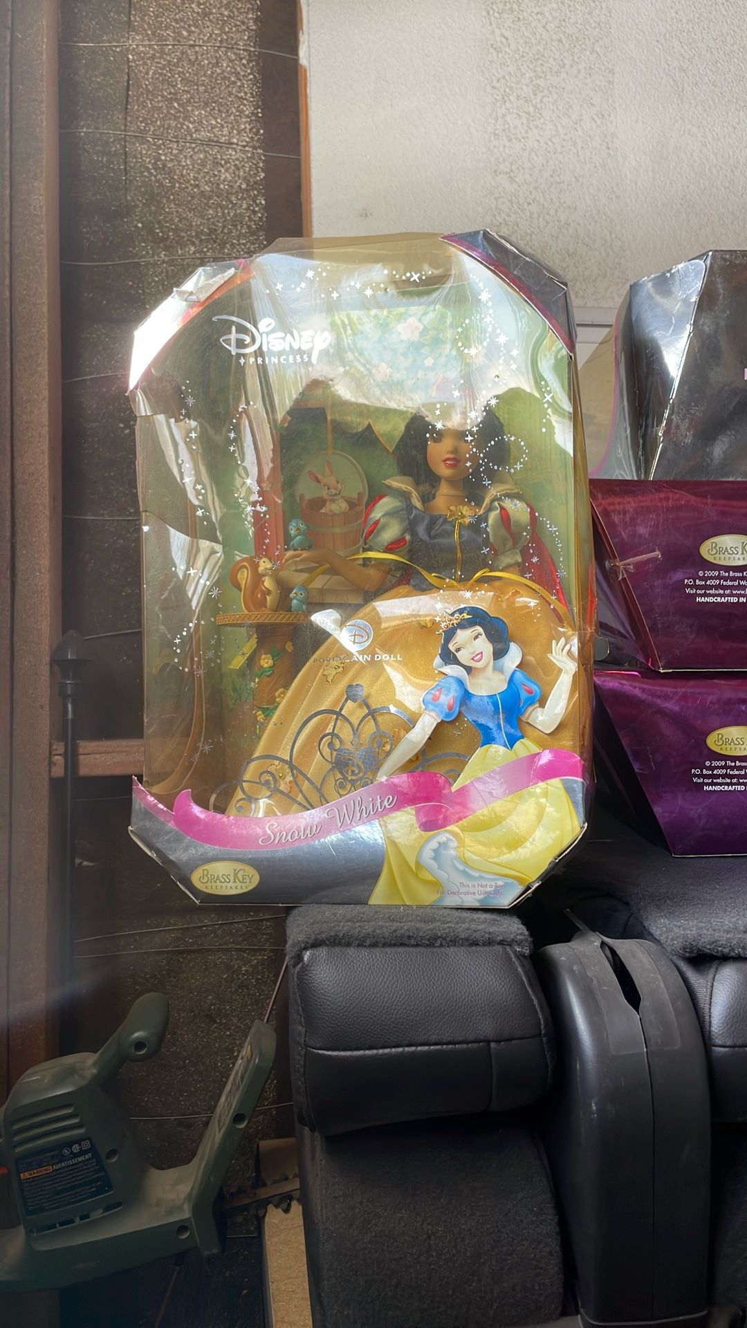 Disney Snow White Classic Movie Memories Porcelain Doll by Brass Key