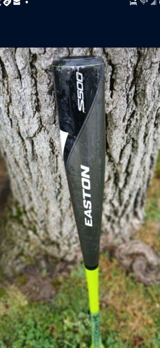 EASTON "BIG BARRELL " BAT ( SEE PICS) LOCATED IN GLENDORA CHECK OUT MY PAGE ALOT OF BASEBALL EQUIPMENT FOR SALE "CHEAP "