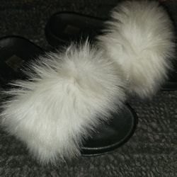 Womens Fuzzy Sandals 