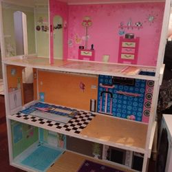Big Doll House 