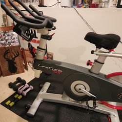Life Fitness Life cycle spin Bike 