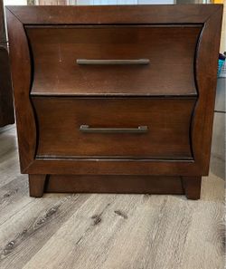 2 matching Nightstands