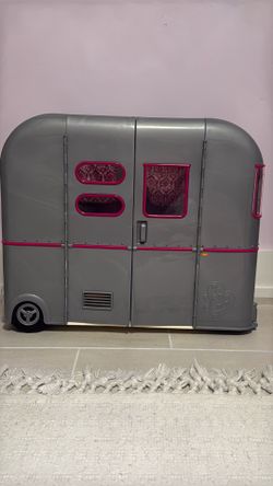 Toy camper