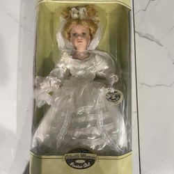 VINTAGE KMART CORP. COLLECTIBLE MEMORIES PORCELAIN DOLL Gwyneth
