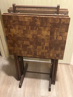 Tv trays / tables