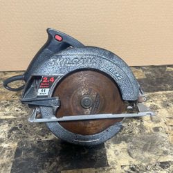 Skil Skilsaw Legend Model 5155 7 1/4" 11 Amp Corded Circular Saw With Case