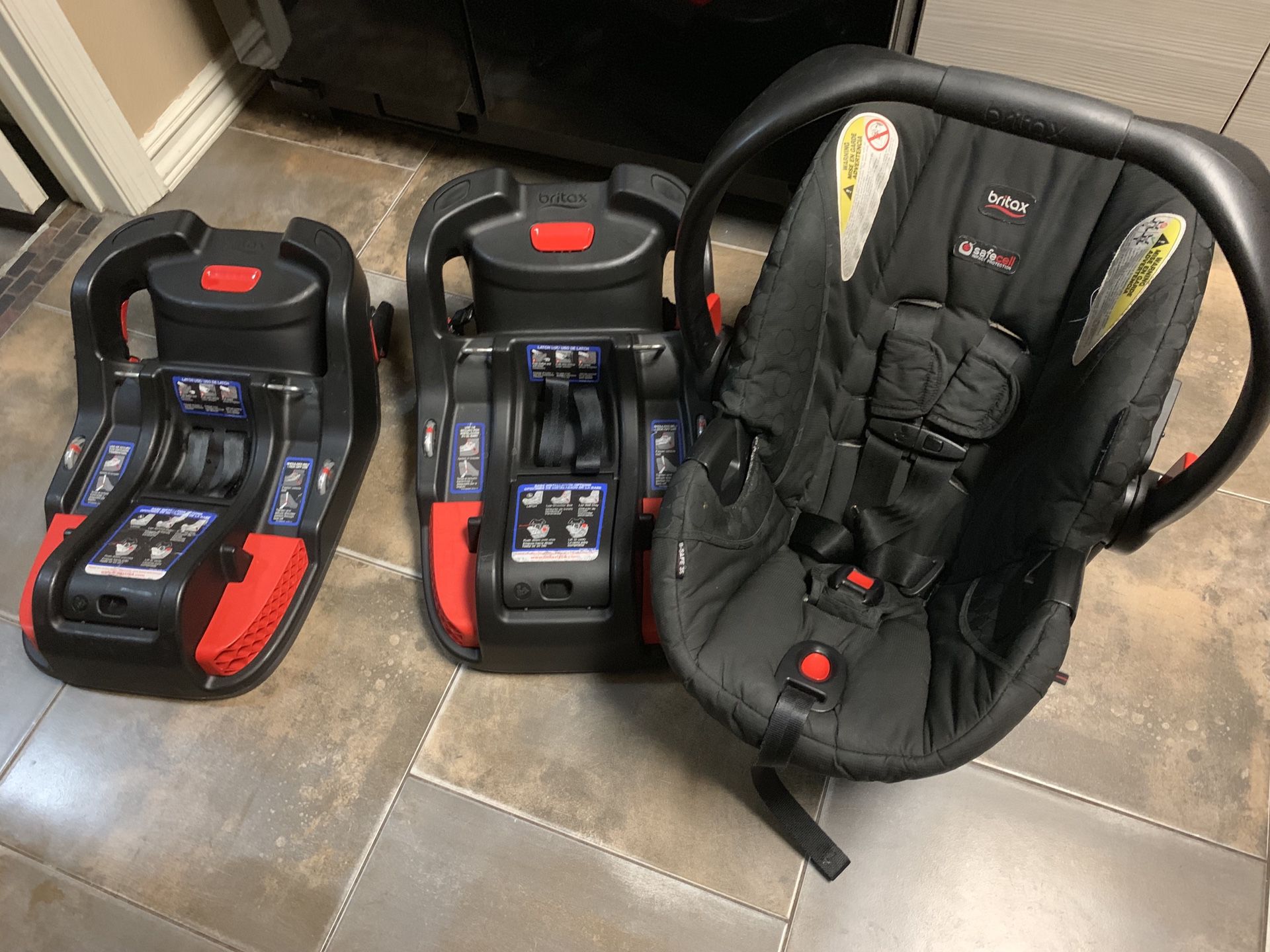 Britax car seat with 2 bases