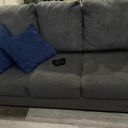 Pull Out Couch 