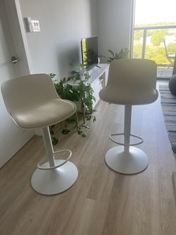 2 Bar Stools