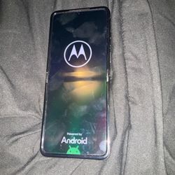 MOTOROLA RAZR 2024 300$