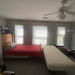 Twin bed with Trundel bed (2twin beds)