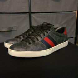 Gucci Men's Monogram Low Top Sneakers