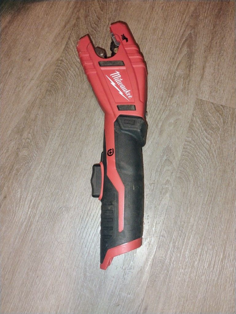 Milwaukee 2471-20 M12 Cordless Copper Tubing Cutter
