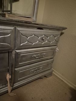 Two mirror dresser