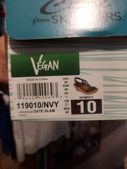 Skechers Cali Sandels size 10