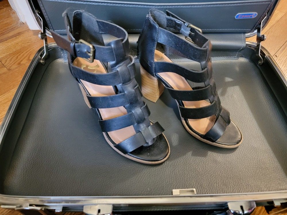 Black High Heel Shoes